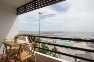 ซีบรีซ บางแสน / Seabreeze Bangsaen