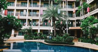 โรงแรมเลอคาซ่า บางแสน / Lecasa Bangsaen Hotel