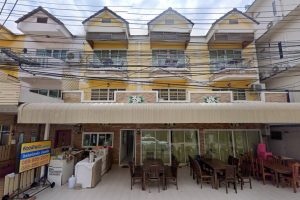 แจ๋ว เกสท์เฮาท์ บางแสน / Jaew Guesthouse Bangsaen