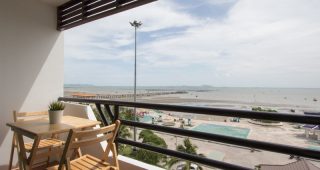 ซีบรีซ บางแสน / Seabreeze Bangsaen