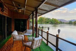 เดอะ แพรอท อินน์ กาญจนบุรี / The Parrot Inn Kanchanaburi