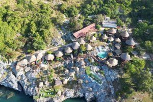 ปารีฮัท รีสอร์ท เกาะสีชัง / Pareehut Resort Koh Sichang