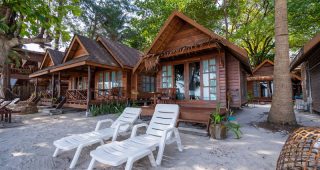 หลีเป๊ะ บีช รีสอร์ท / Lipe Beach Resort