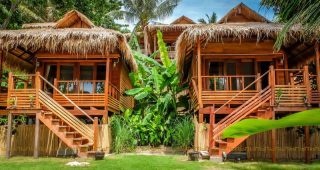 เท็นมูนส์ หลีเป๊ะ รีสอร์ท / Ten Moons Lipe Resort