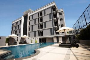 โรงแรมบีทู อมตะนคร พรีเมียร์ / B2 Amata Nakorn Premier Hotel