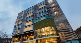 โรงแรมบีทู บางนา พรีเมียร์ / B2 Bangna Premier Hotel