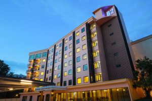 โรงแรมบีทู บางแสน พรีเมียร์ / B2 Bangsaen Premier Hotel