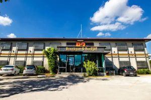 โรงแรมบีทู แอร์พอร์ท ดีลักซ์ บูติค แอนด์ บัดเจท เชียงใหม่ / B2 Airport Deluxe Boutique & Budget Hotel