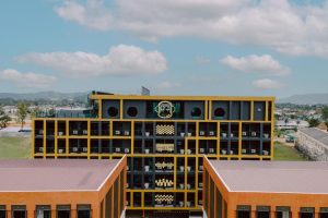 บลูมังกี้ ฮับ แอนด์ โฮเทล บางเทาบีช ภูเก็ต / Blu Monkey Hub & Hotel Bangtao Beach Phuket