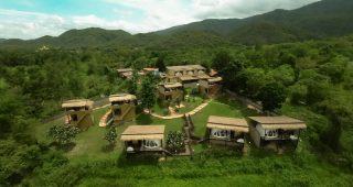 มนดารา วิลล่า แอนด์ แกลมปิ้ง / Mondara Villa and Glamping