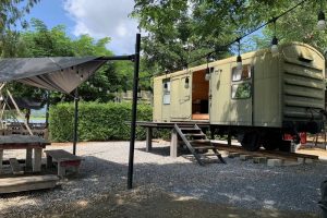 เดอะ โลโค แคมป์ปิ้ง แอนด์ ฟาร์ม / The Loco Camping & Farm