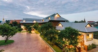 โรงแรมเฮือนฮิมกอง แพร่ / Huen Him Kong Hotel Phrae