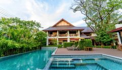 วิลล่า กลาง เวียง เชียงใหม่ / Villa Klang Wiang Chiang Mai